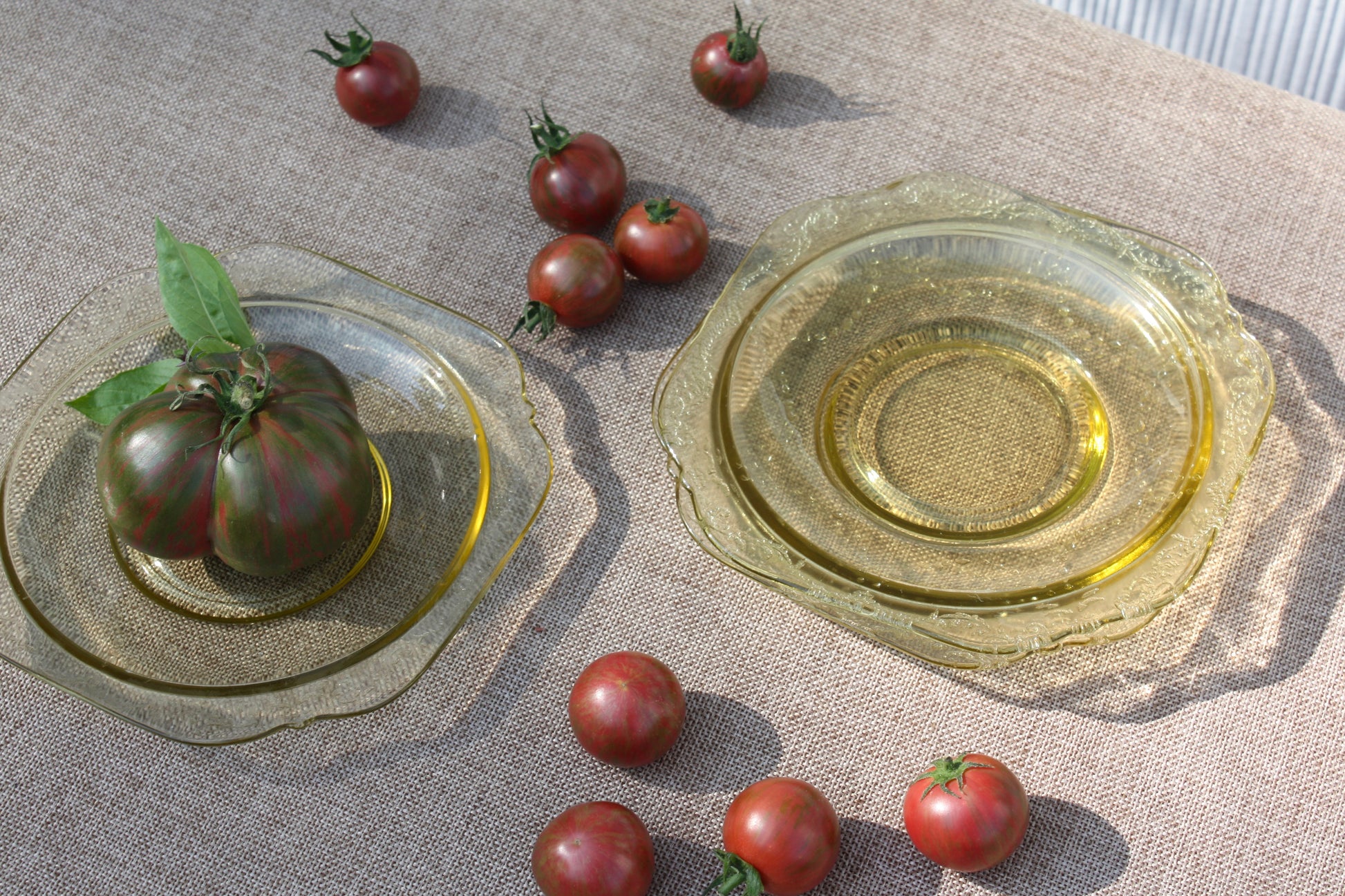 Vintage Amber Botanical Glass Plate Set (3)