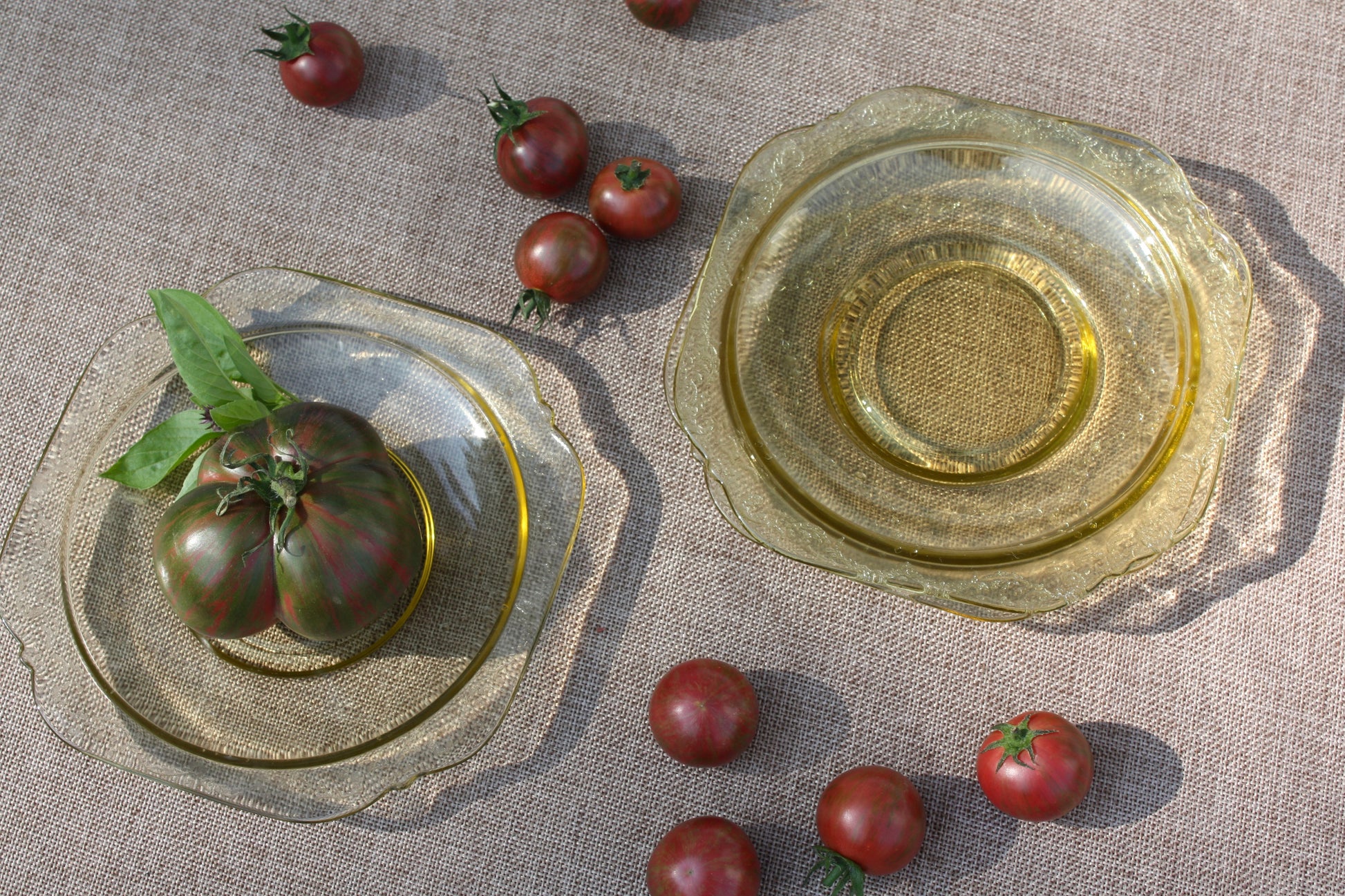 Vintage Amber Botanical Glass Plate Set (3)